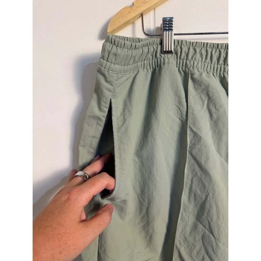 Nike Track Pants XXL Sage Green Nylon Wide Leg Swoosh Relaxed Fit Activewear
